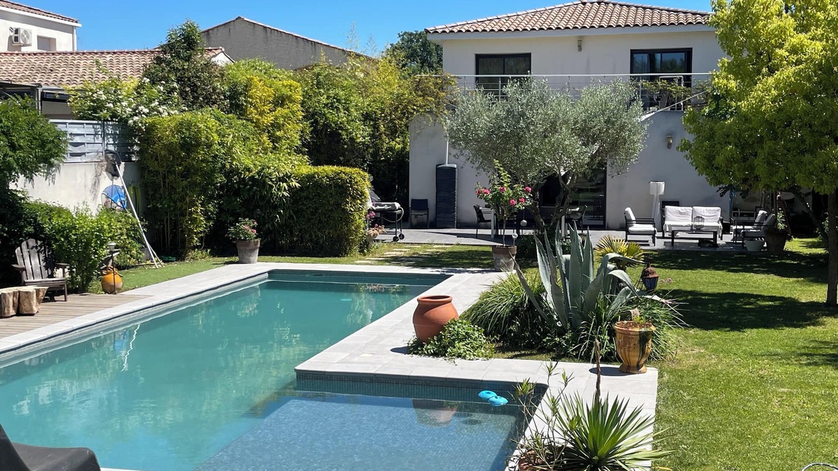 Clapiers Villa | 160m2 architect-designed villa with swimming pool and 1500m2 landscaped garden.