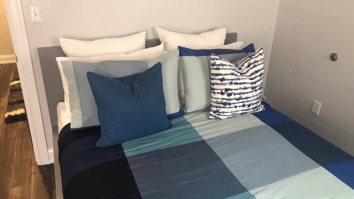 Industry Apartment | 1631 4D · Welcoming 1bed Apt/20 min to NYC-Parking Avail.