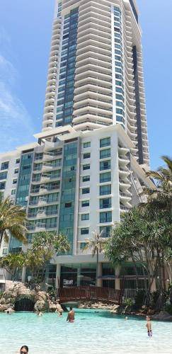 Surfers Paradise Hotel | 166 m² Hotel ∙ 3 bedrooms ∙ 6 guests