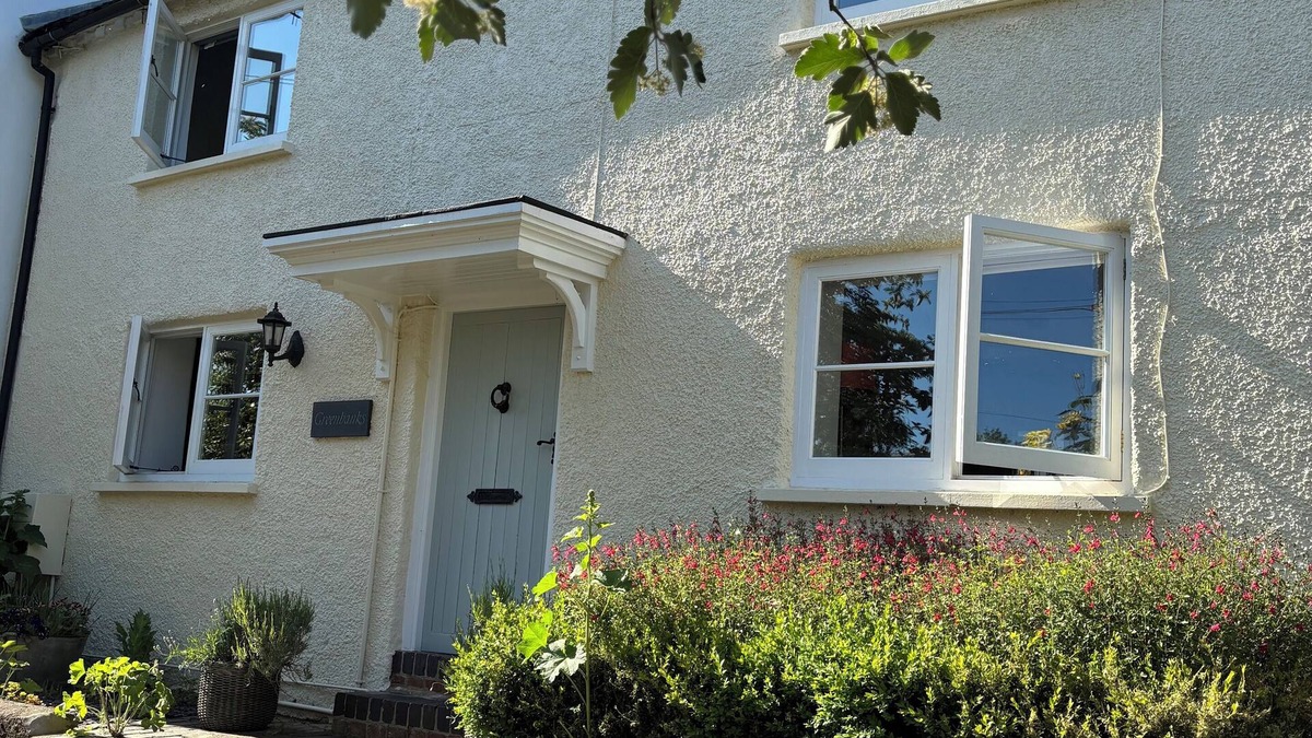 Gawcott Cottage | 16th century lace makers cottage in the heart of rural England