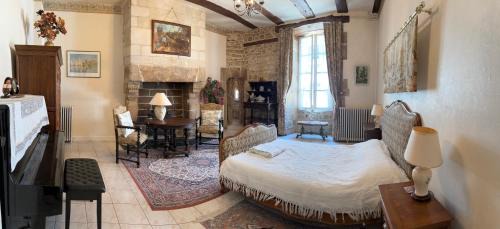 Auray Apartment | 16th Century Manoir du Belvedere - central, unique, historical, with all modern amenities