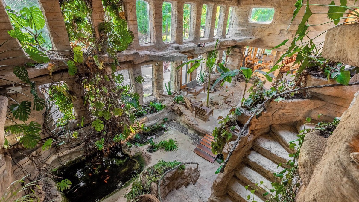 Waukesha House | 17-acre Private Oasis estate with, an indoor pool, and private lake, sleeps 16