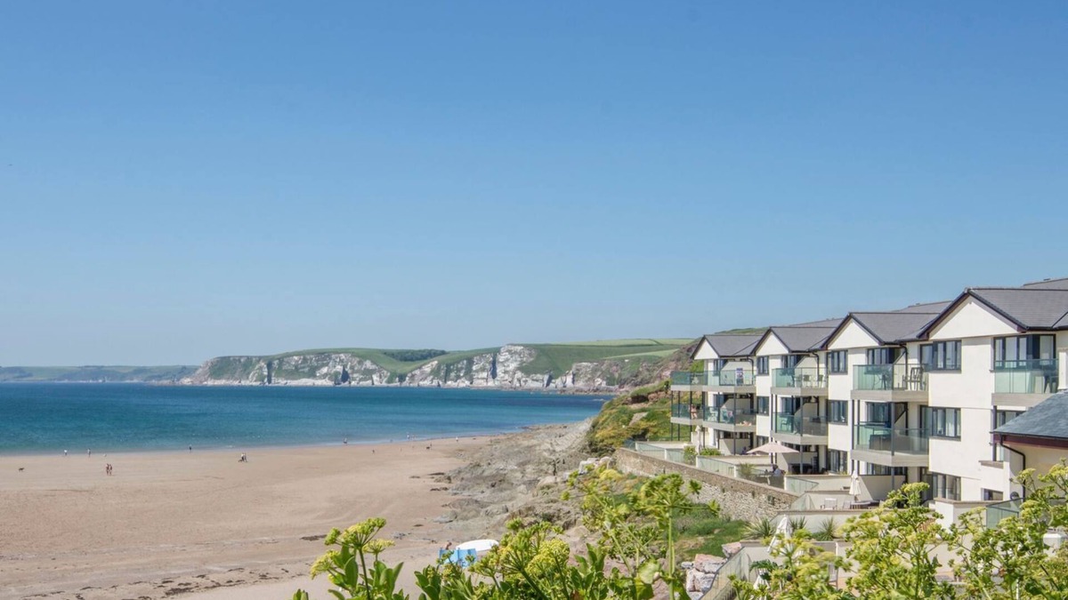 Bigbury-on-Sea Cottage | 17 BURGH ISLAND CAUSEWAY, family friendly in Bigbury-On-Sea