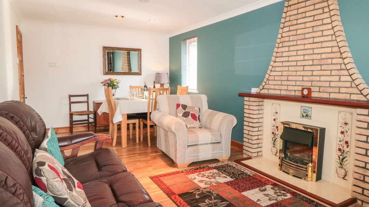 Pickering Cottage | 17 COSTA WAY, pet friendly, country holiday cottage in Pickering