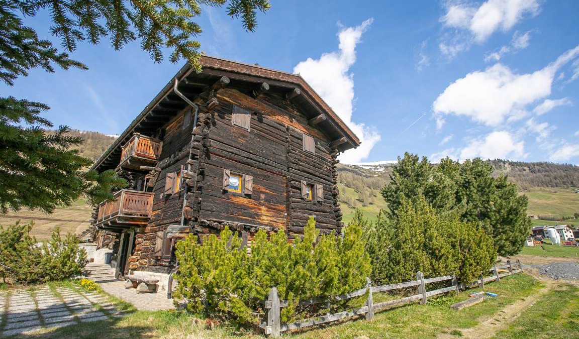 Livigno Ski Chalet | 170 m² Chalet ∙ 4 bedrooms ∙ 8 guests