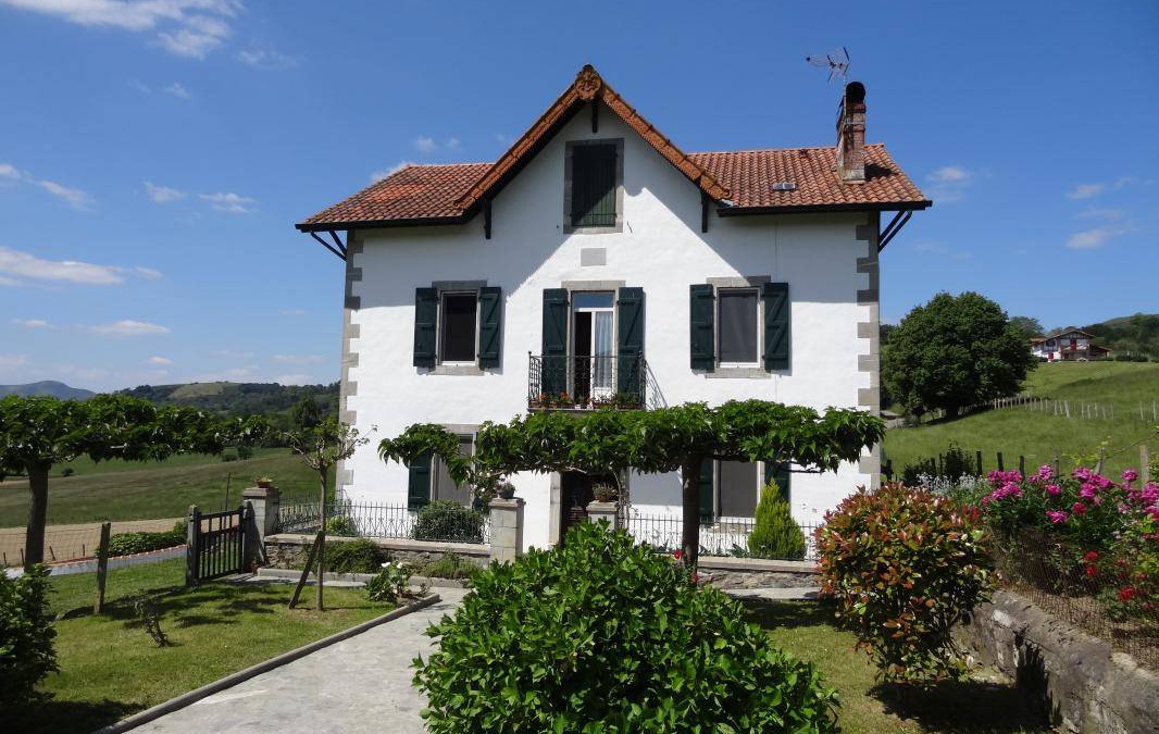 Suhescun House | 170 m² Gîte ∙ 5 bedrooms ∙ 9 guests