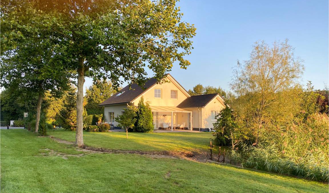 Zeewolde House | 170 m² House ∙ 3 bedrooms ∙ 6 guests