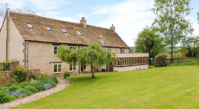 Inchbrook House | 175 m² House ∙ 6 bedrooms ∙ 12 guests