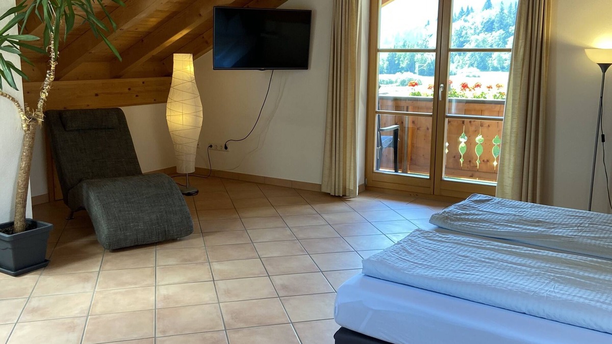 Unterammergau Apartment | 175sqm vacation apartment mountain view for 12- max. 14 persons