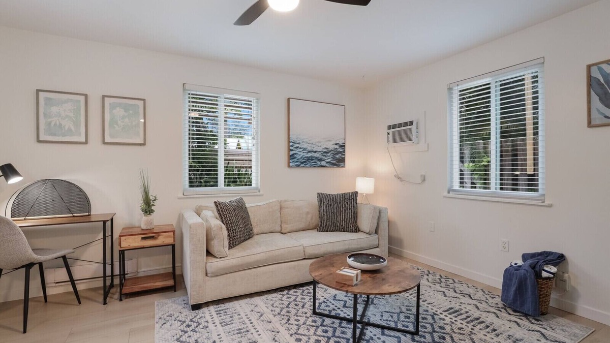 Laurel Park Cottage | 1767-Near Beaches-Downtown-Full Kitchen-Cozy