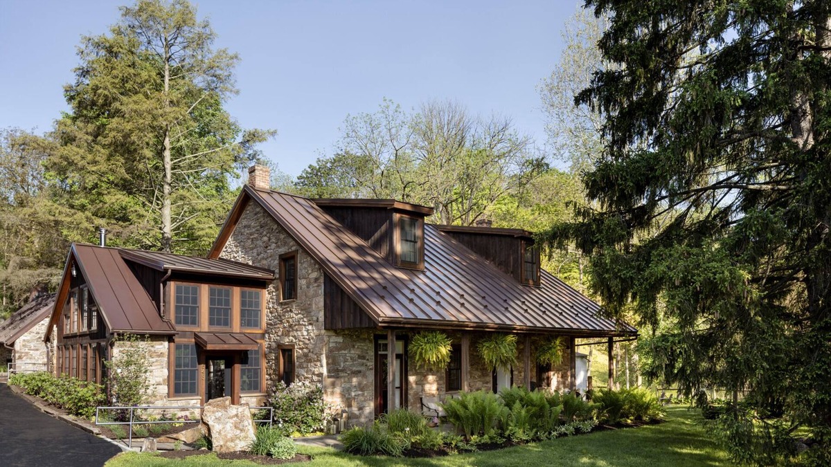 Columbia House | 1793 Former Distillery: Vintage + Modern