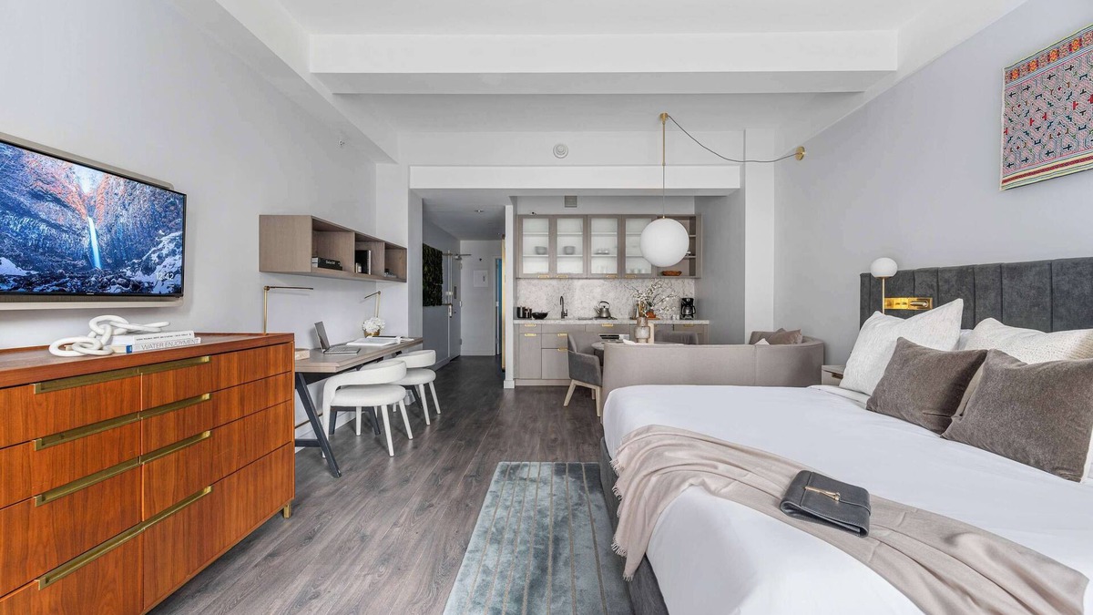 Financial District Apartment | 17John: Executive King Suite with Sofa Bed