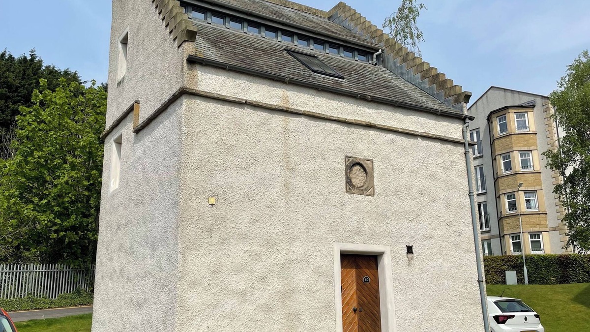 Inverkeithing House | 17th Century Dovecot, 20 min to Edinburgh by train
