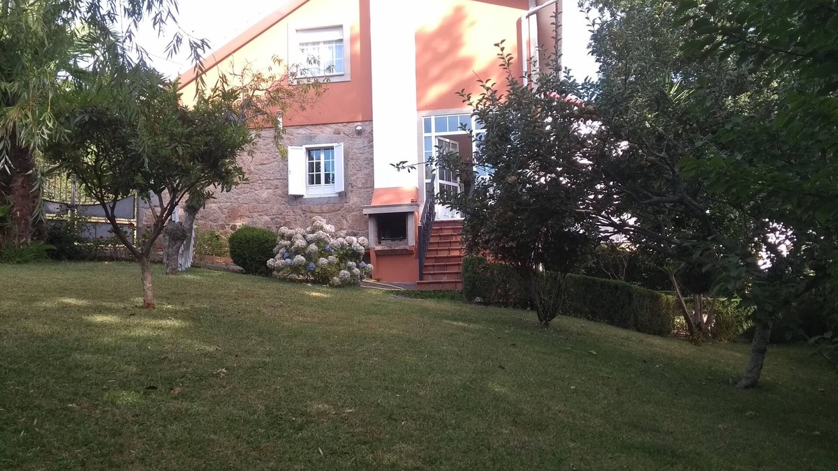 Urdilde House | 18 km from Santiago. Quiet area and ideal for families. Pets Allowed.