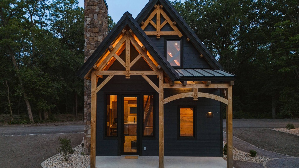 Laura House | #18 Loon Landing