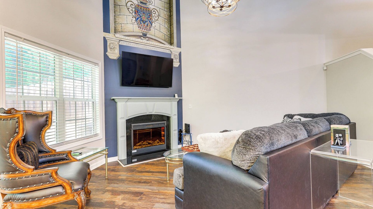 Rex House | 18 Mi to Atlanta: Family Retreat w/Patio