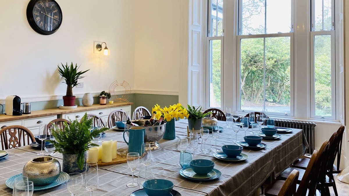 Maybole House | 18 person 9 en-suite bedroom country house in Ayrshire with hot tub & sauna