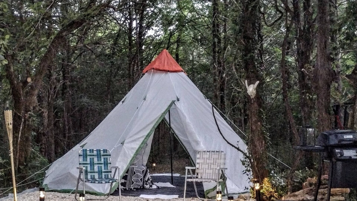 Lewisburg RV Rental | 18' Tent Wooded Primitive Site