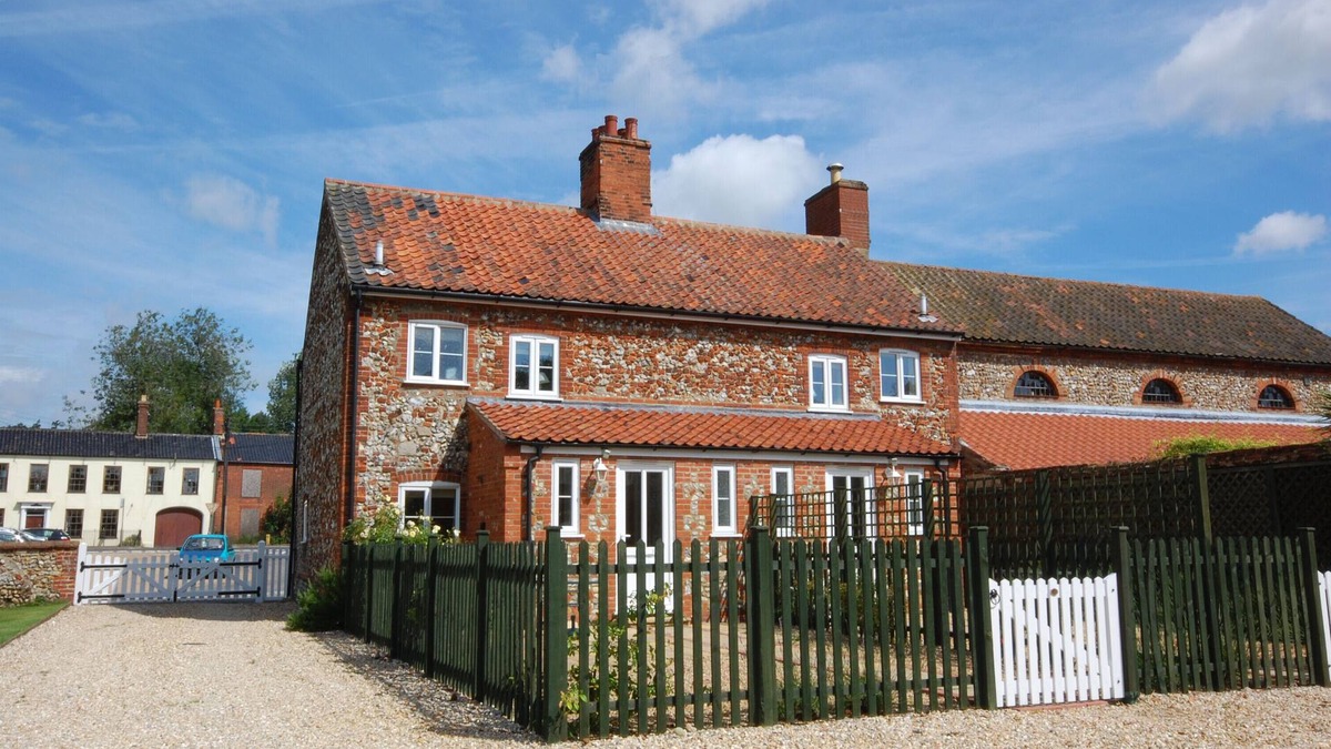 East Rudham House | 18 The Green - Three Bedroom House, Sleeps 5