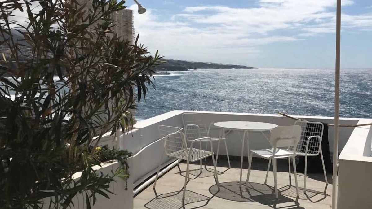 Punta del Hidalgo House | 180 ° sea view terraces, spacious, center of Punta Hidalgo, hiking paradise