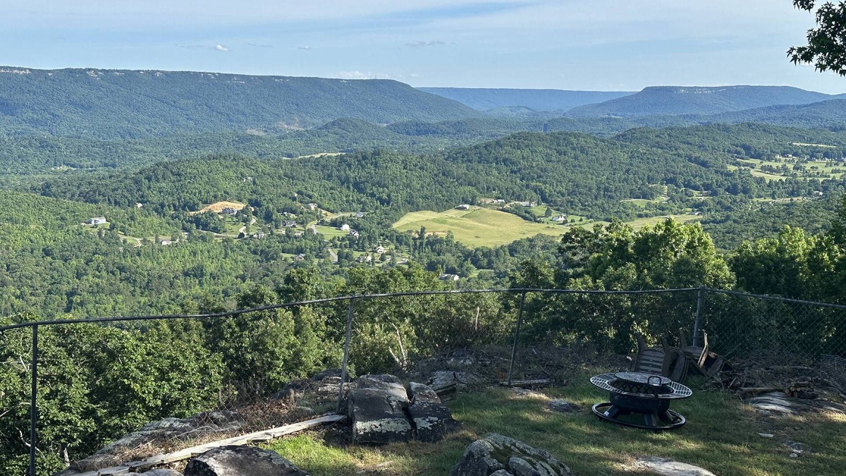 Trenton House | 180 degree Stunning Views of NW GA Mountains | Cloudland Canyon | Chattanooga | McLemore Golf