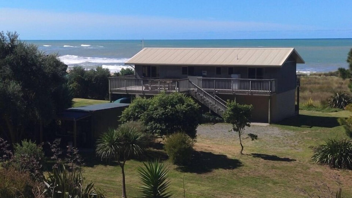 Mataikona House | 180 degrees ocean view, right on the beach.