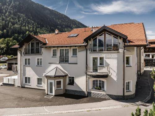 Ried im Oberinntal Apartment | 180 m² Apartment ∙ 4 bedrooms ∙ 10 guests