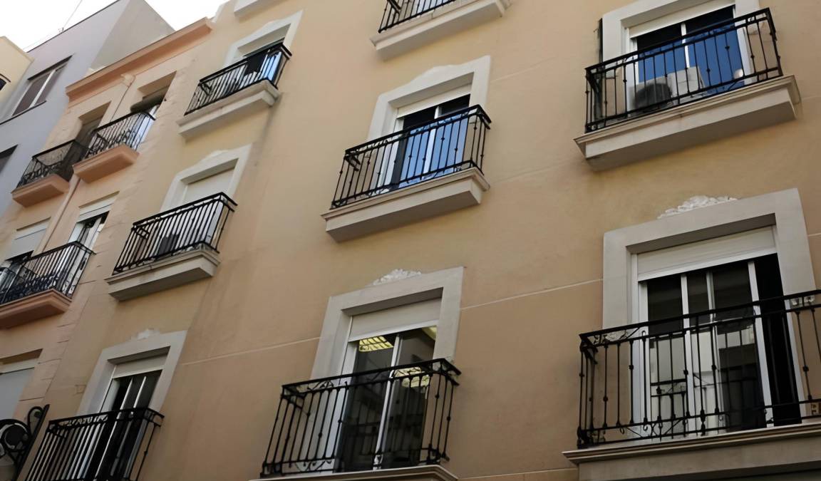 Alicante City Centre Apartment | 180 m² Apartment ∙ 5 bedrooms ∙ 10 guests