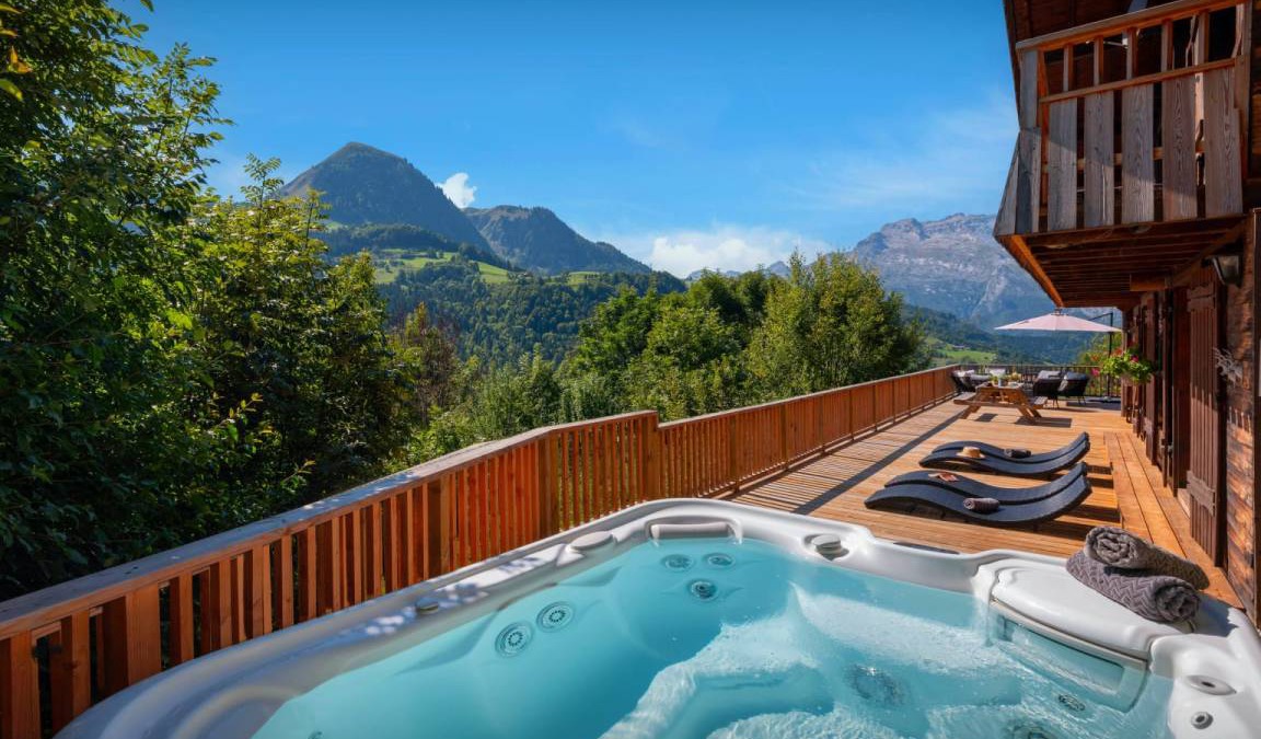 Manigod Ski Chalet | 180 m² Chalet ∙ 5 bedrooms ∙ 8 guests