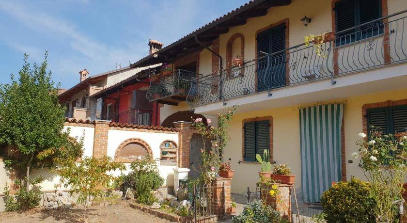 Sommariva del Bosco Apartment | 180 m² Apartment ∙ 4 bedrooms ∙ 12 guests