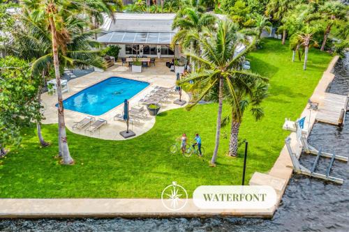 17th Street Causeway House | 180 of Waterfront Heated Pool Beach Proximity Paradise Point Key H0MES