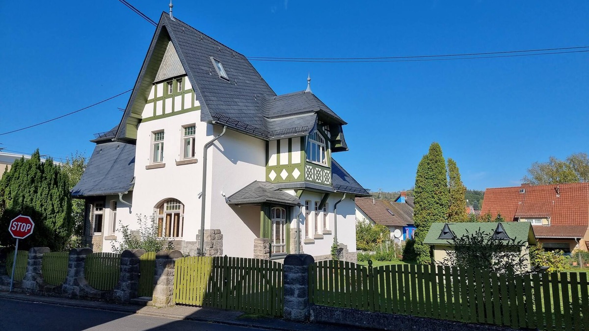 Ransbach-Baumbach House | 180 sqm art nouveau villa in Kannebäcker Land, good transport links to A3 and A48