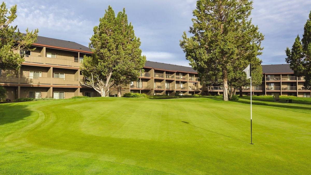 Redmond Resort | 1800 acres with abundant wildlife!