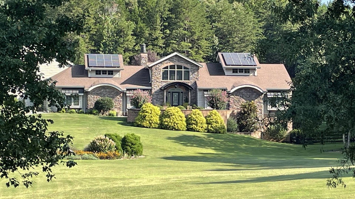 Clemmons Apartment | *1800 SqFt Private Aptmt in Country Home. WFU, DTWS,Truist Field/RISE,Tanglewood