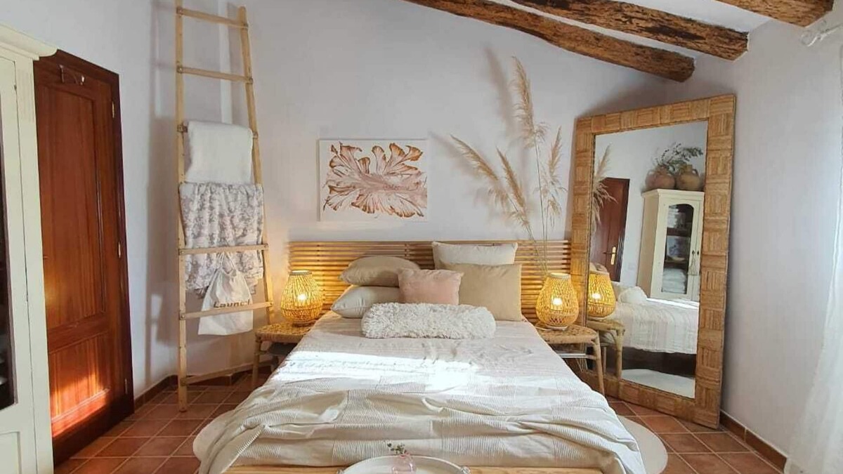 Vandellos i l'Hospitalet de l'Infant House | 1800 Stone House 10 minutes drive to the sea.