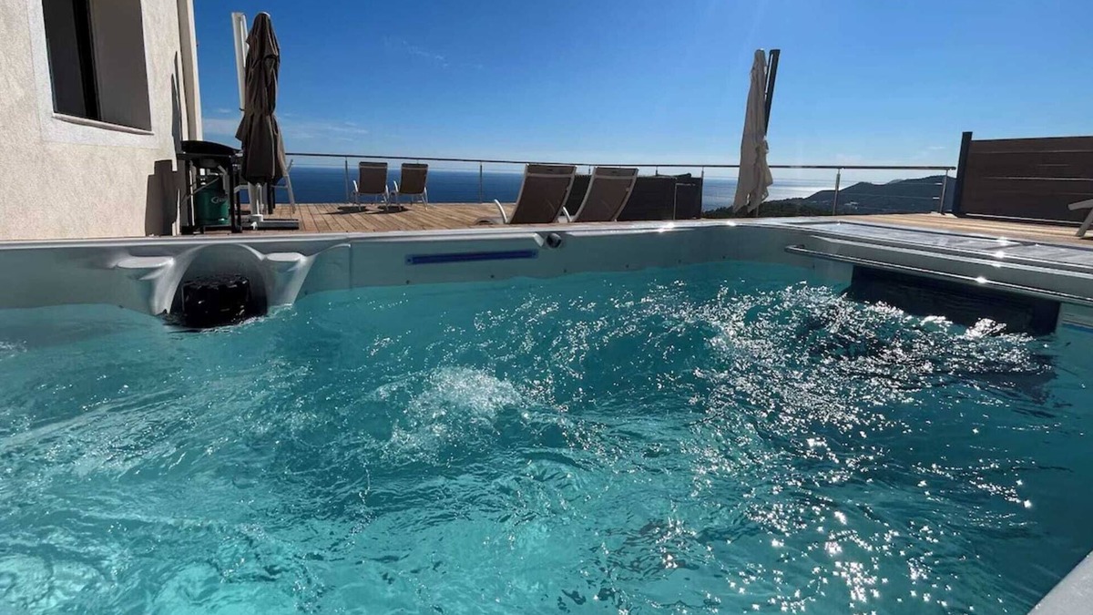 Sainte-Marie-de-Re Villa | 180° Sea View Villa * Truly Unique View - Hillside on the Seafront