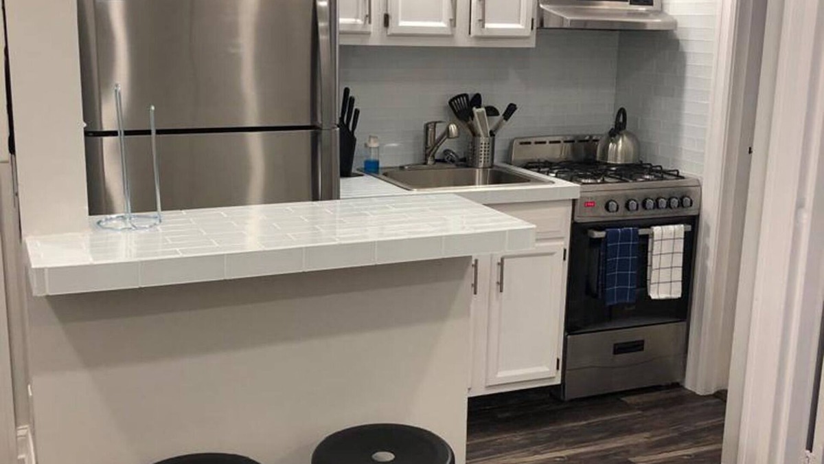 Industry Apartment | 1817 4D · Fancy 1bed Apt/20 Min to NYC-Parking Avail.