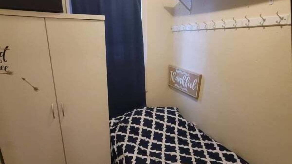 Hyde Square Apartment | 182 Heath st