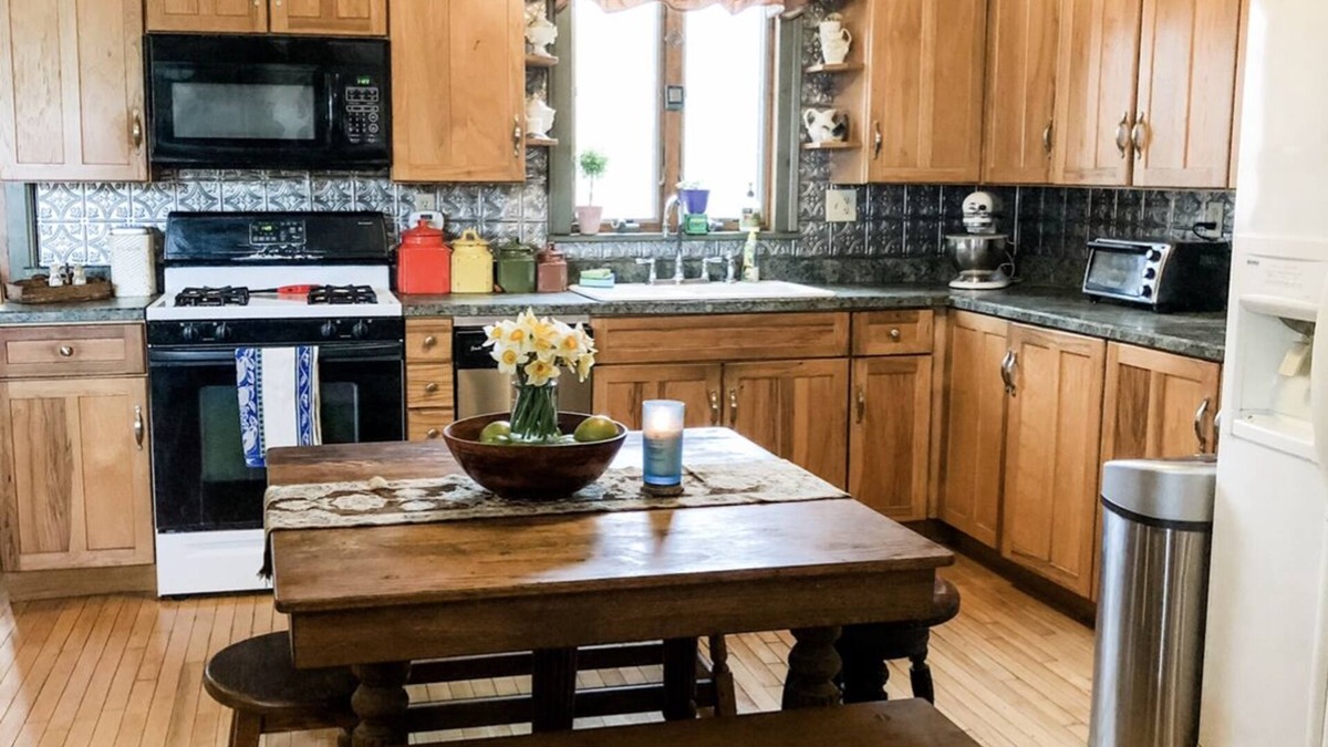 Thompson Other | 1820’s Farmhouse near Elk Mountain Ski Resort- 2 Bed 2.5 Bath