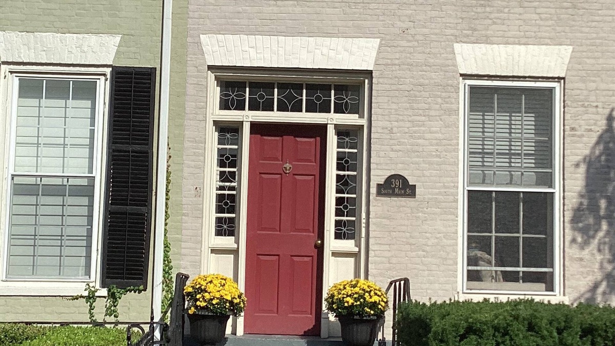 Geneva Apartment | 1829 Row House In Geneva’s Historic District for Extended Stay