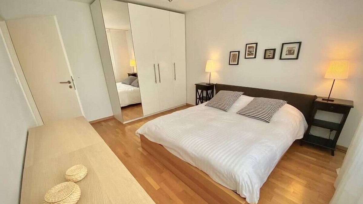 Lausanne Apartment | 184 * Good location, spacious, comfortable and bright. Free parking included !