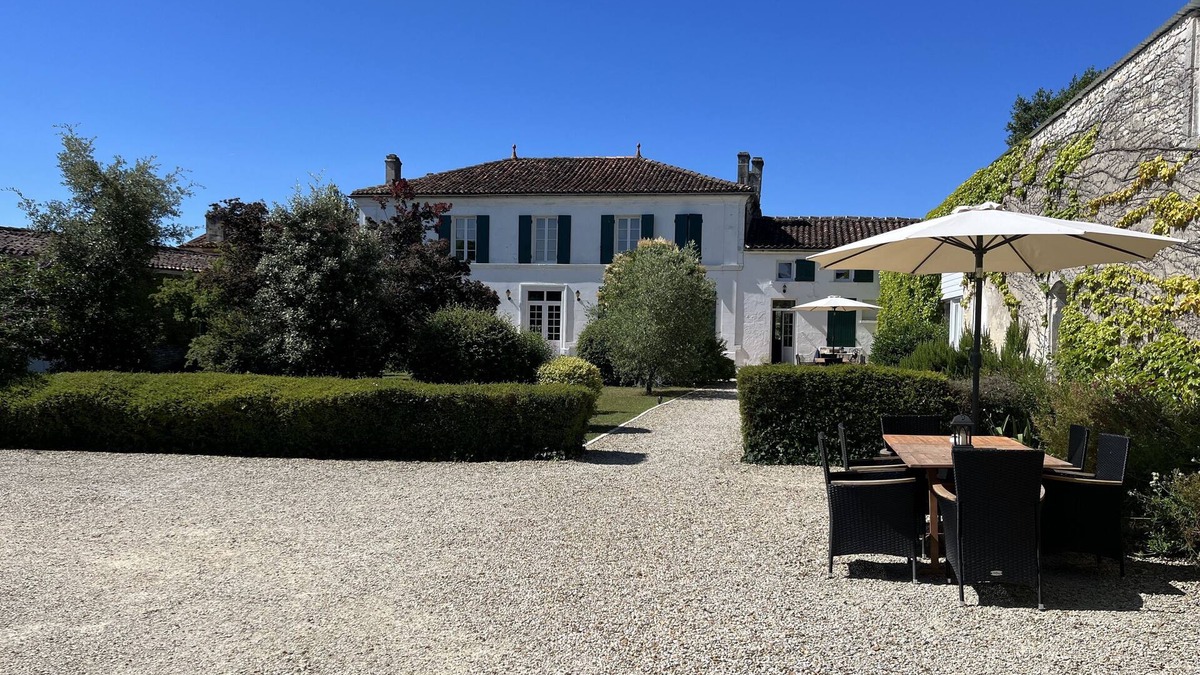 Chassors Cottage | 1854 Chassors — Cognac gîte - 4*- heated pool & jacuzzi, amazing facilities