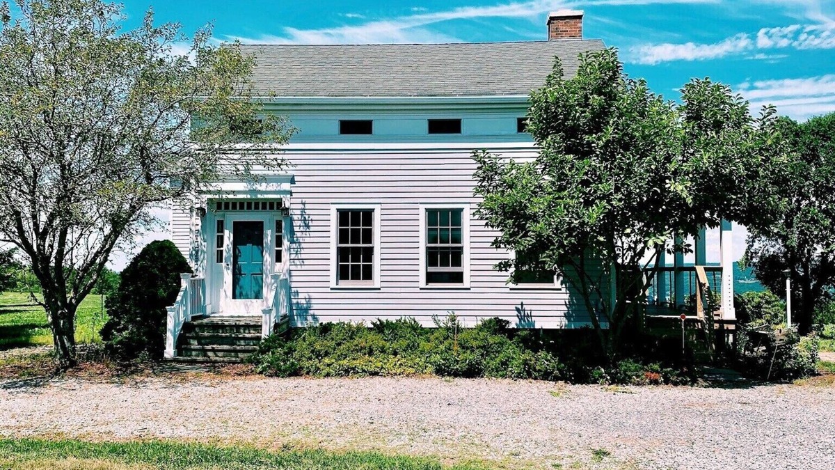 Trumansburg House | 1860’s Restored Farmhouse with BEST views of Cayuga.