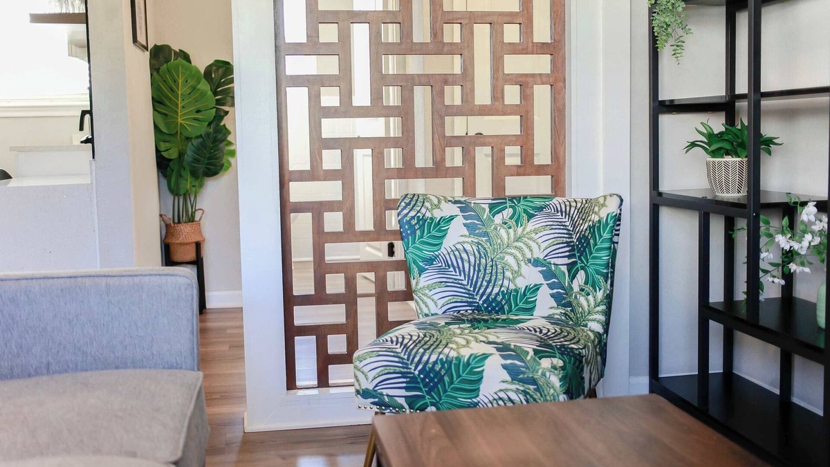 Cottage Line Apartment | 1866 EOV Wave Suite S