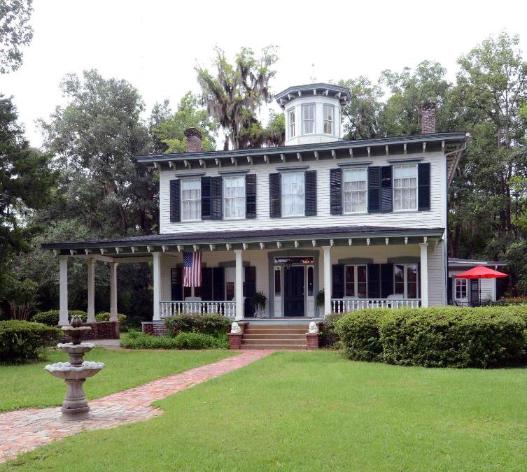 Monticello Bed & Breakfast | 1872 Denham Inn