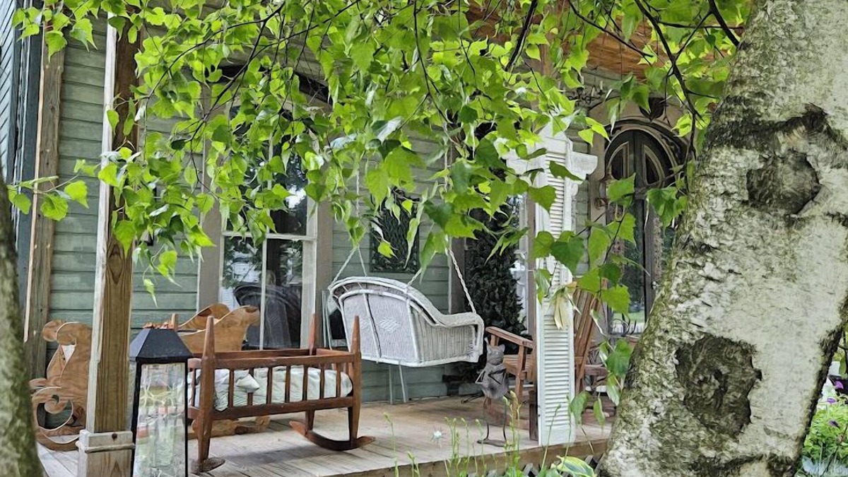 Port Washington Bed & Breakfast | 1873 Victorian Rose B & B
