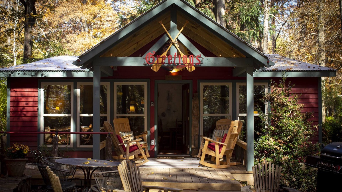 Mentone Cabin | 1880's Log Cabin Luxe + 21st c. Comfort = Mentone's Coolest Cabin