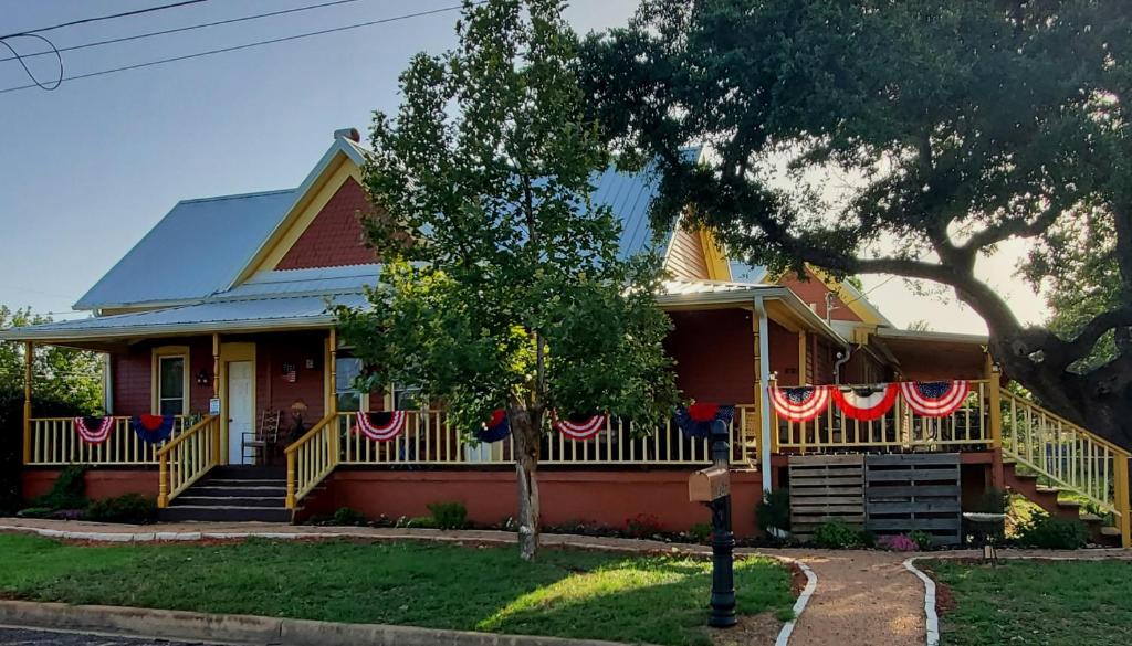 Llano Bed & Breakfast | 1890 Karcher Haus