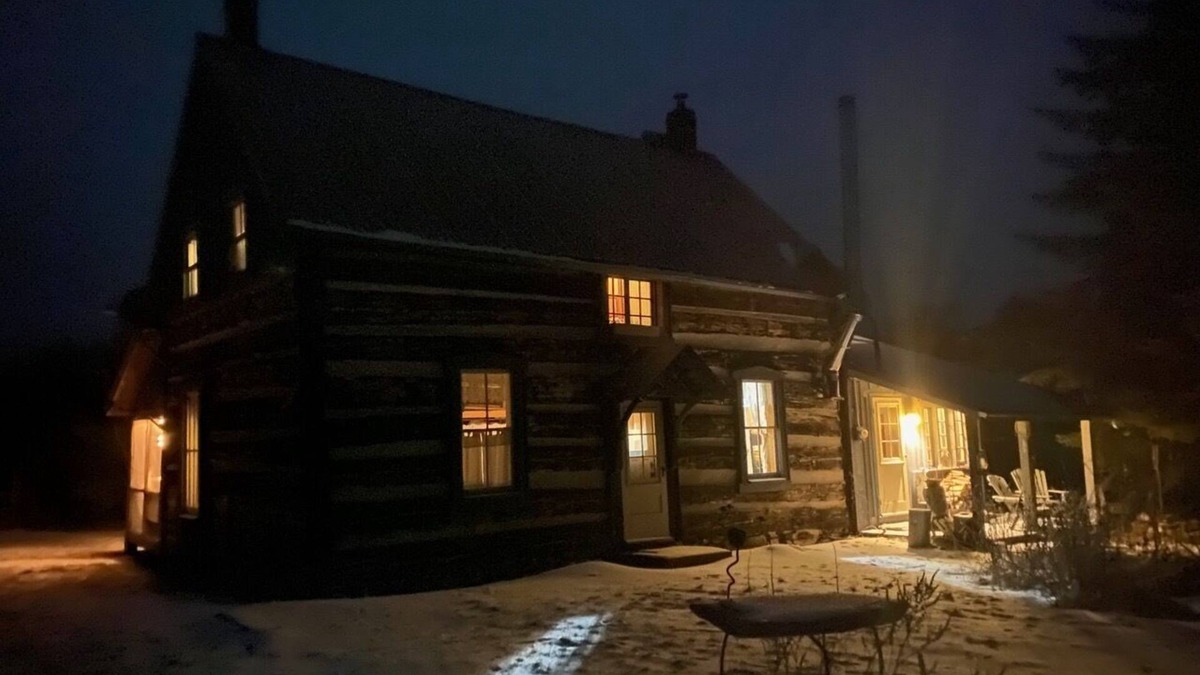 Unorganized Centre Parry Sound Other | 1890's Farmhouse in Wilderness (*With STARLINK and X Country Ski Trails!*)