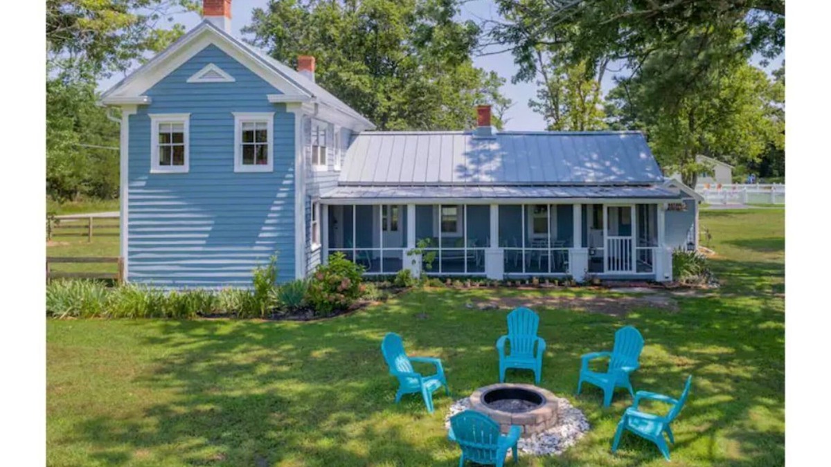 Windmill Point House | 1891 Coastal Charmer: fully renovated farmhouse